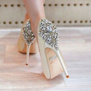 Badgley Mischka 7.5 White Satin Platform Peep Toe Stiletto‎ Heels Pumps Shoes